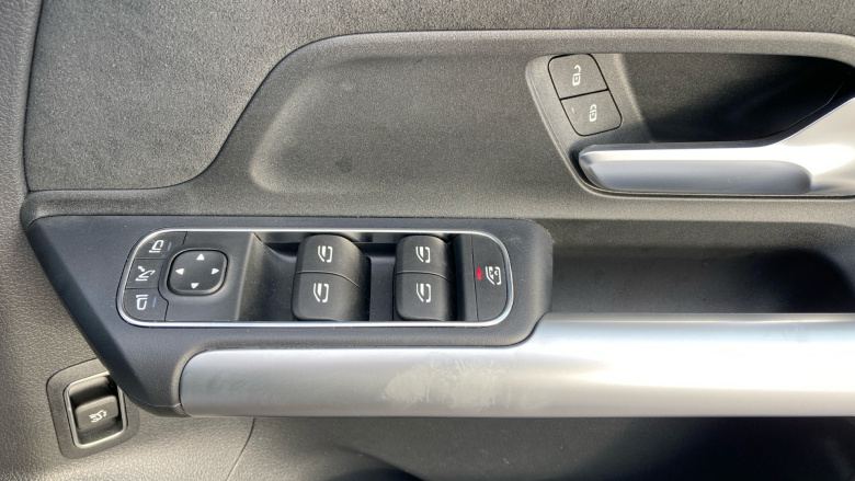 Mercedes-Benz Eqa 350 4M 215kW AMG Line Executive 66.5kWh 5dr At Electric Hatchback